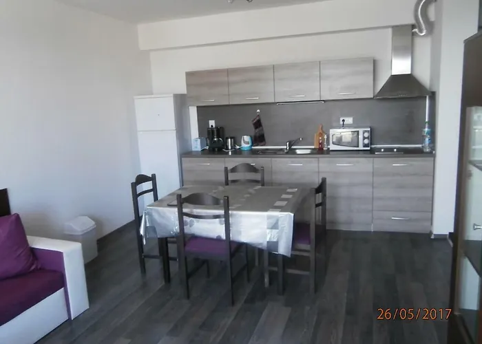 Apart Otel In Brisas 4*