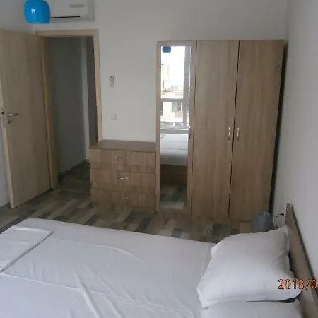 Ξενοδοχείο με διαμερίσματα In Brisas Μπουργκάς
